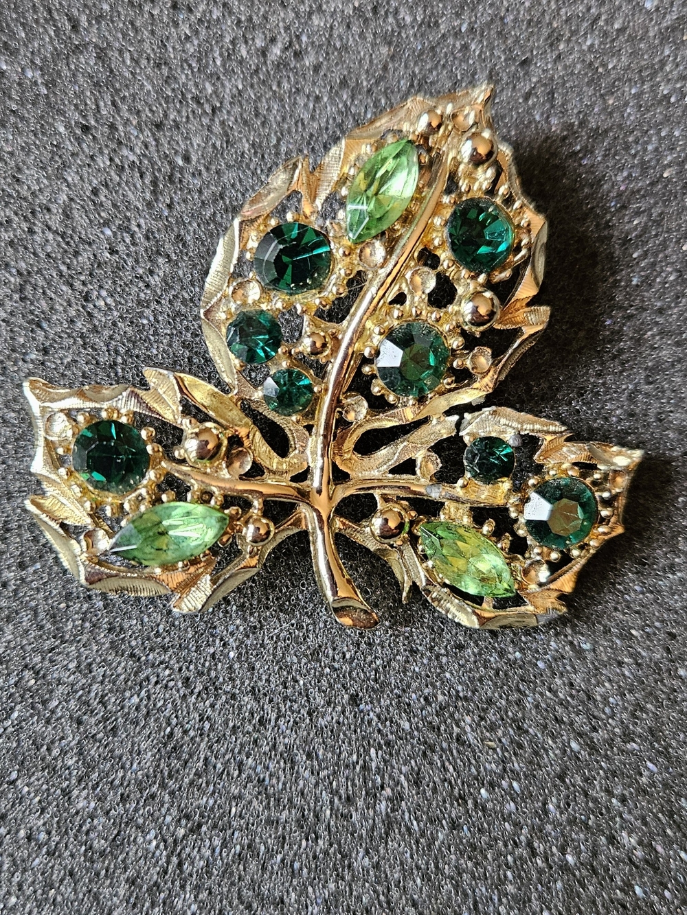 Gold Leaf Brooch with Emerald Green Crystals Set.
